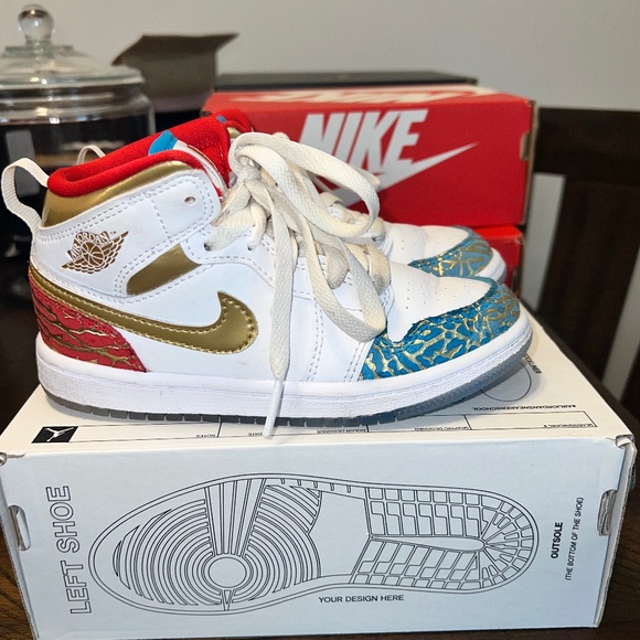 Little Kids Air Jordan 1 | Mid | Size 12 -- Used - Picture 2 of 6